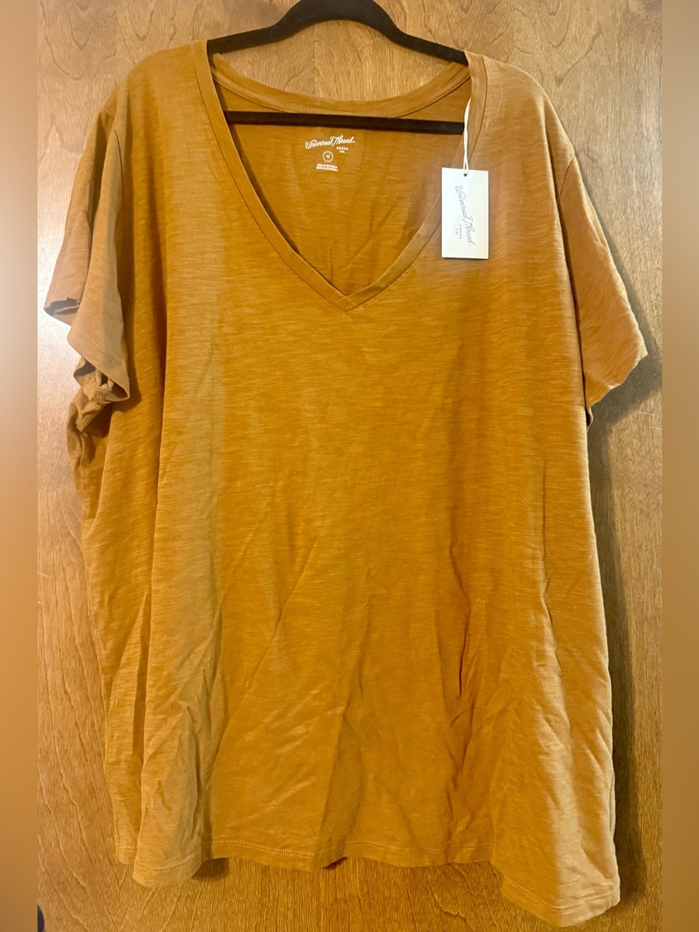 Universal Thread V-Neck Short Sleeve Top in Rust